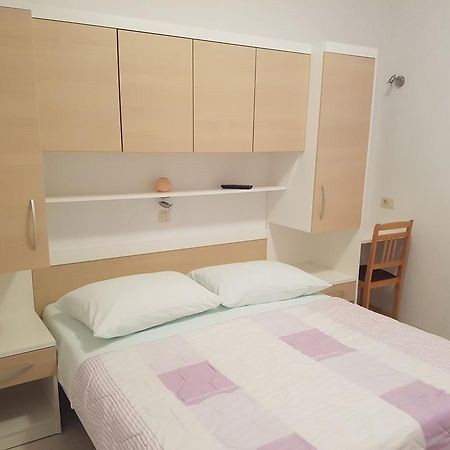 Apartments Center Baška Voda Extérieur photo