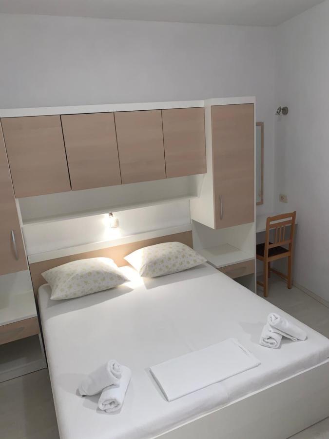 Apartments Center Baška Voda Extérieur photo
