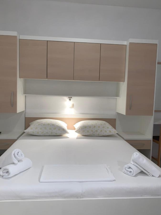 Apartments Center Baška Voda Extérieur photo