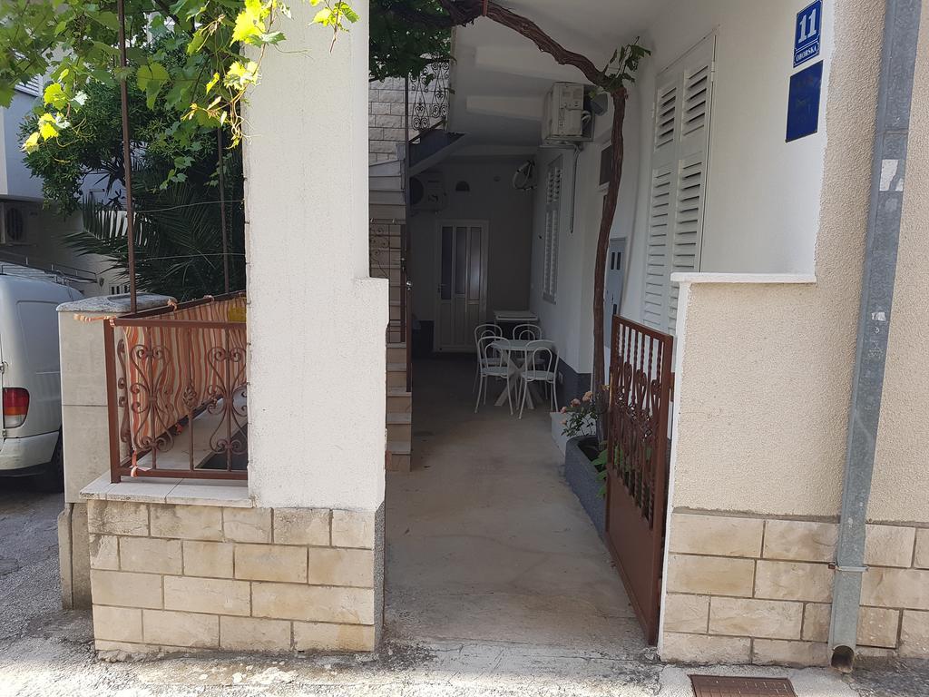 Apartments Center Baška Voda Extérieur photo